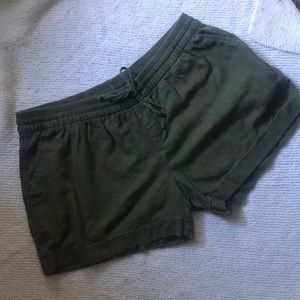 Old navy linen shorts dark green